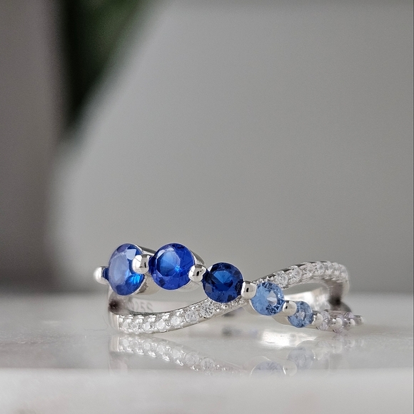 Blue Sapphire Swarovski crystal criss cross ring, 925 Sterling Silver - Picture 6 of 8
